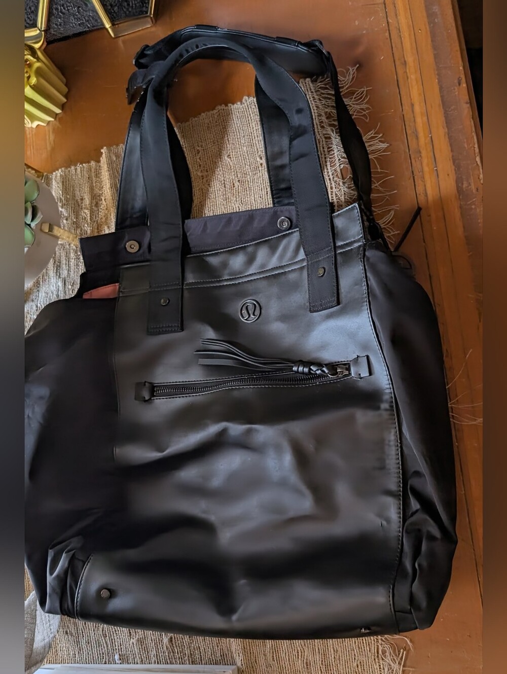 🦄 Rare lululemon carry me om bag black